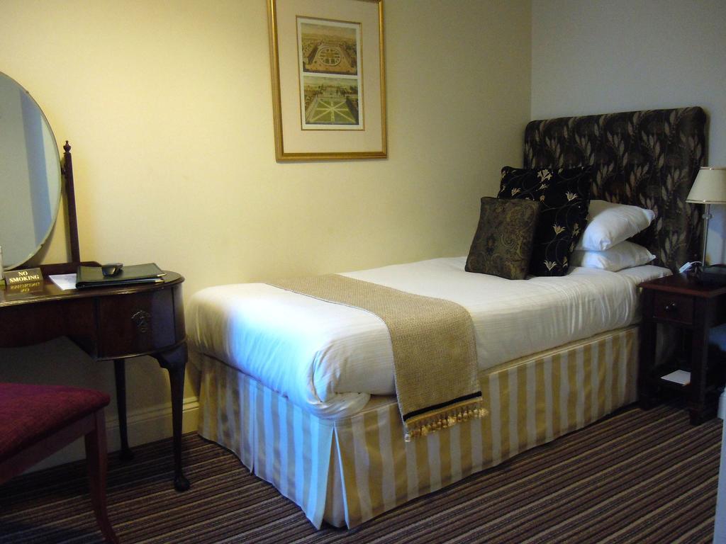Stuart House 3*