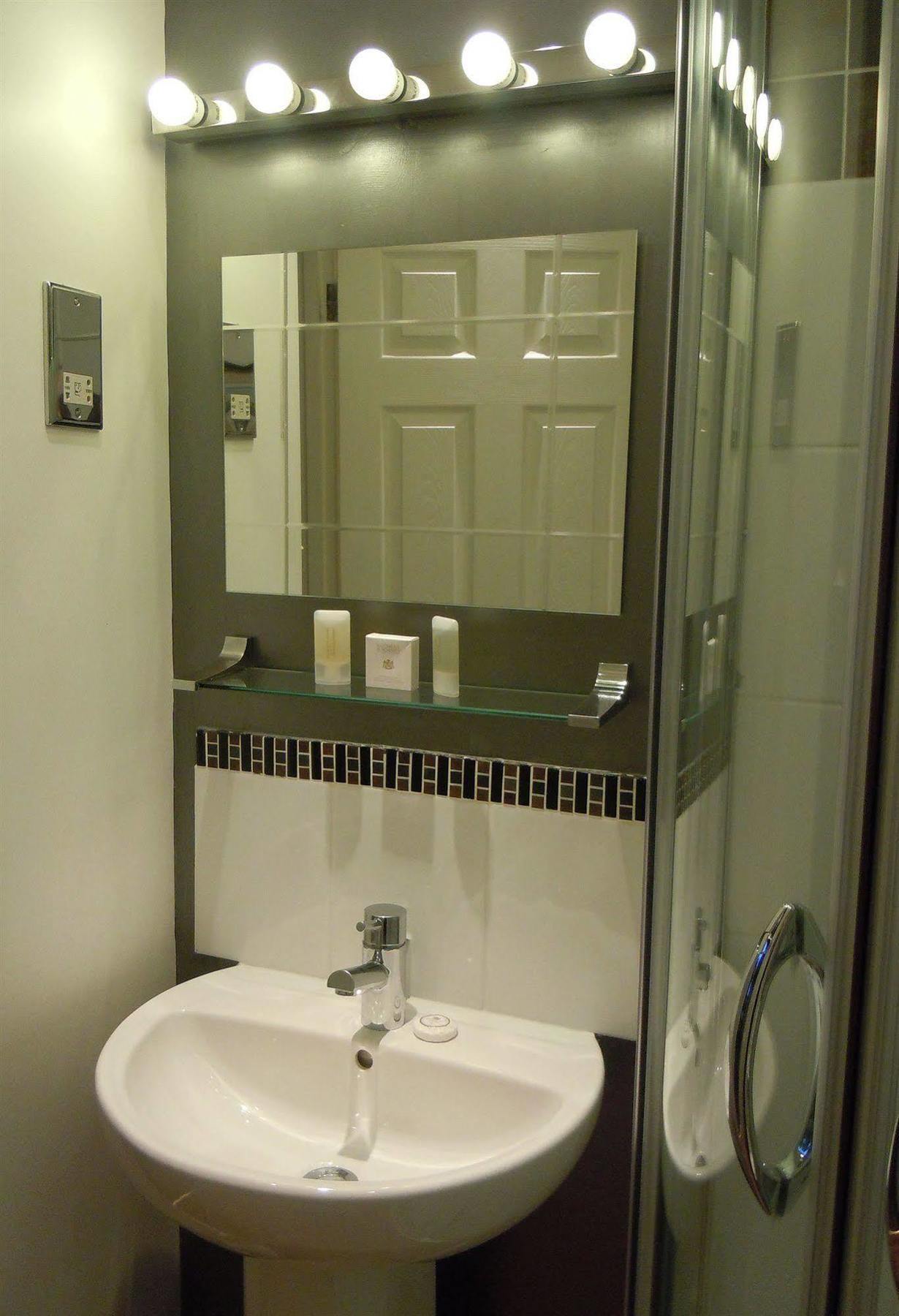 Stuart House 3*
