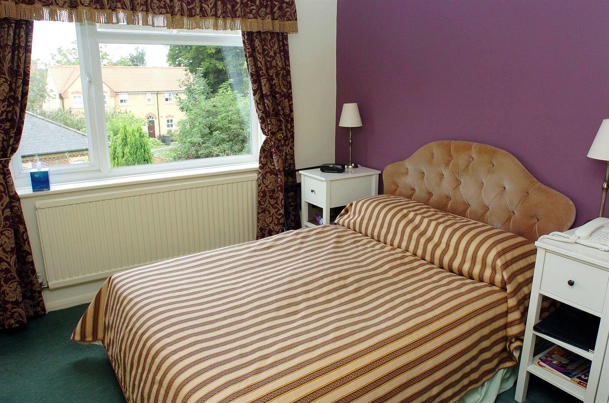 Stuart House 3*